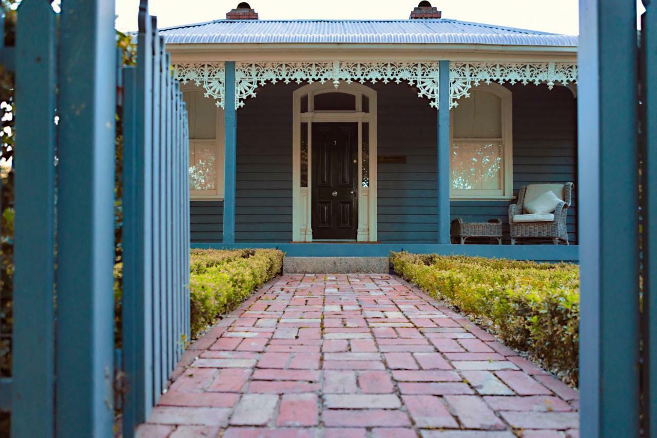 Belmont At 2 Bedrooms, 2 Bathrooms, 2 Couples Holiday home Beechworth