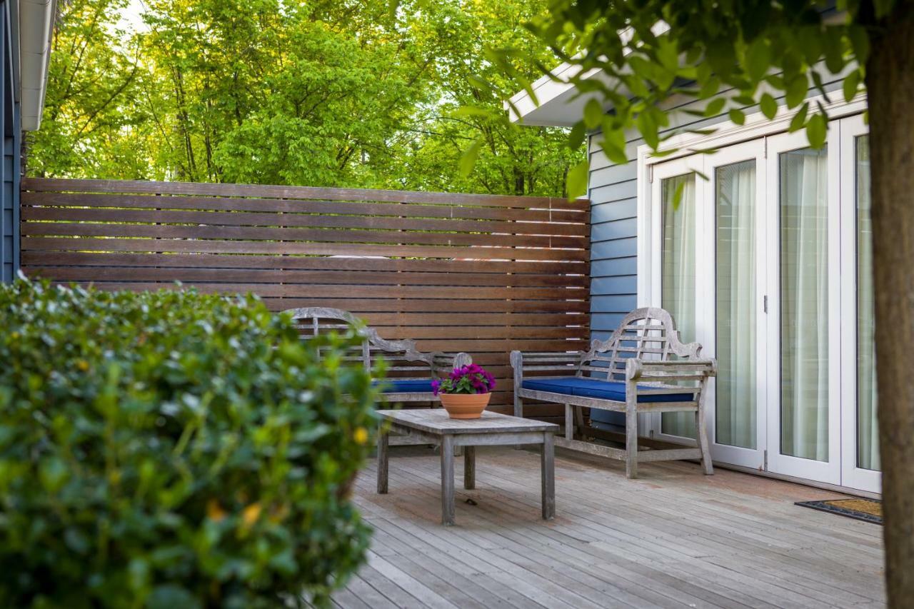 Belmont At 2 Bedrooms, 2 Bathrooms, 2 Couples *